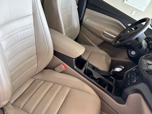 Used 2018 Ford Escape SEL AWD/4WD image 5