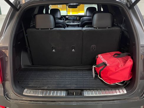 Used 2022 Hyundai Palisade Calligraphy image 11