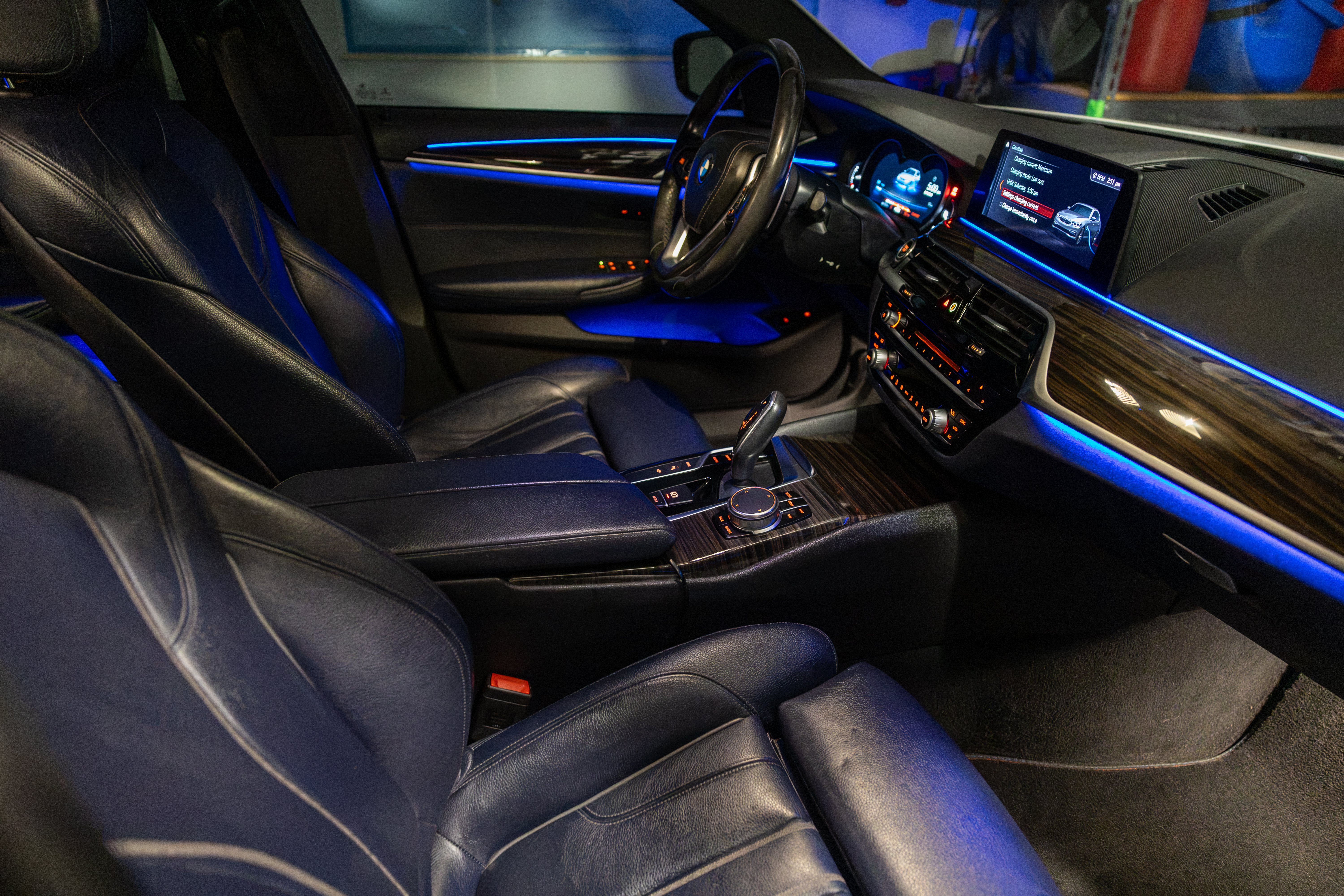 Used 2019 BMW 530e w/ Premium Package RWD image 18