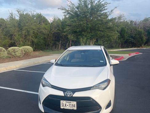 Used 2017 Toyota Corolla LE FWD image 8