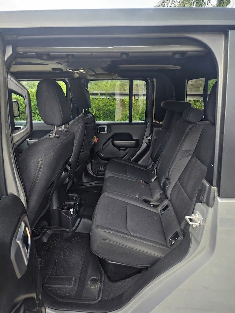 Used 2022 Jeep Gladiator Sport AWD/4WD image 11