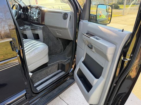 Used 2012 Ford E-150 and Econoline 150 w/ Premium Van Group image 14