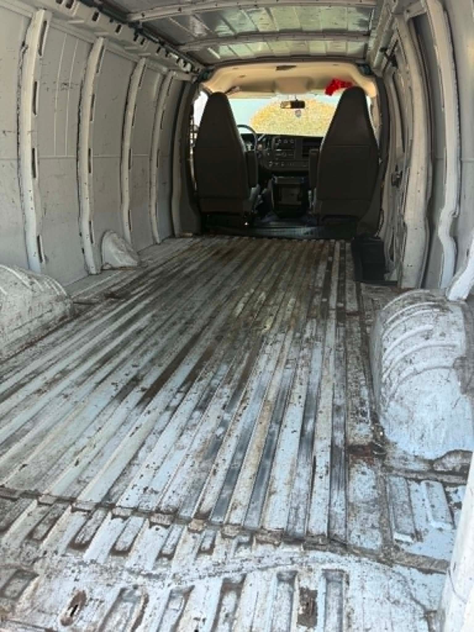Used 2019 Chevrolet Express 2500 Extended RWD image 11