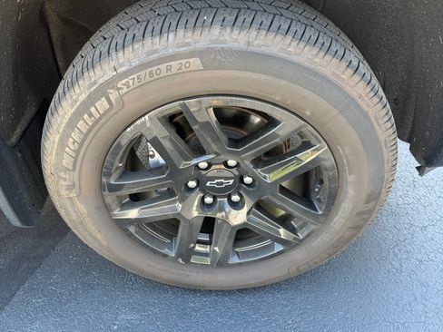 Used 2022 Chevrolet Silverado 1500 LT Trail Boss w/ Convenience Package II AWD/4WD image 11