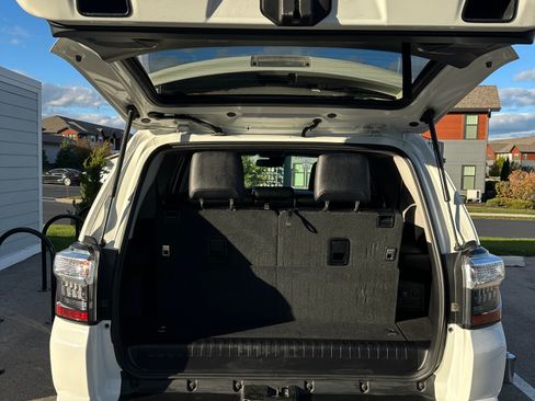 Used 2021 Toyota 4Runner SR5 Premium image 12