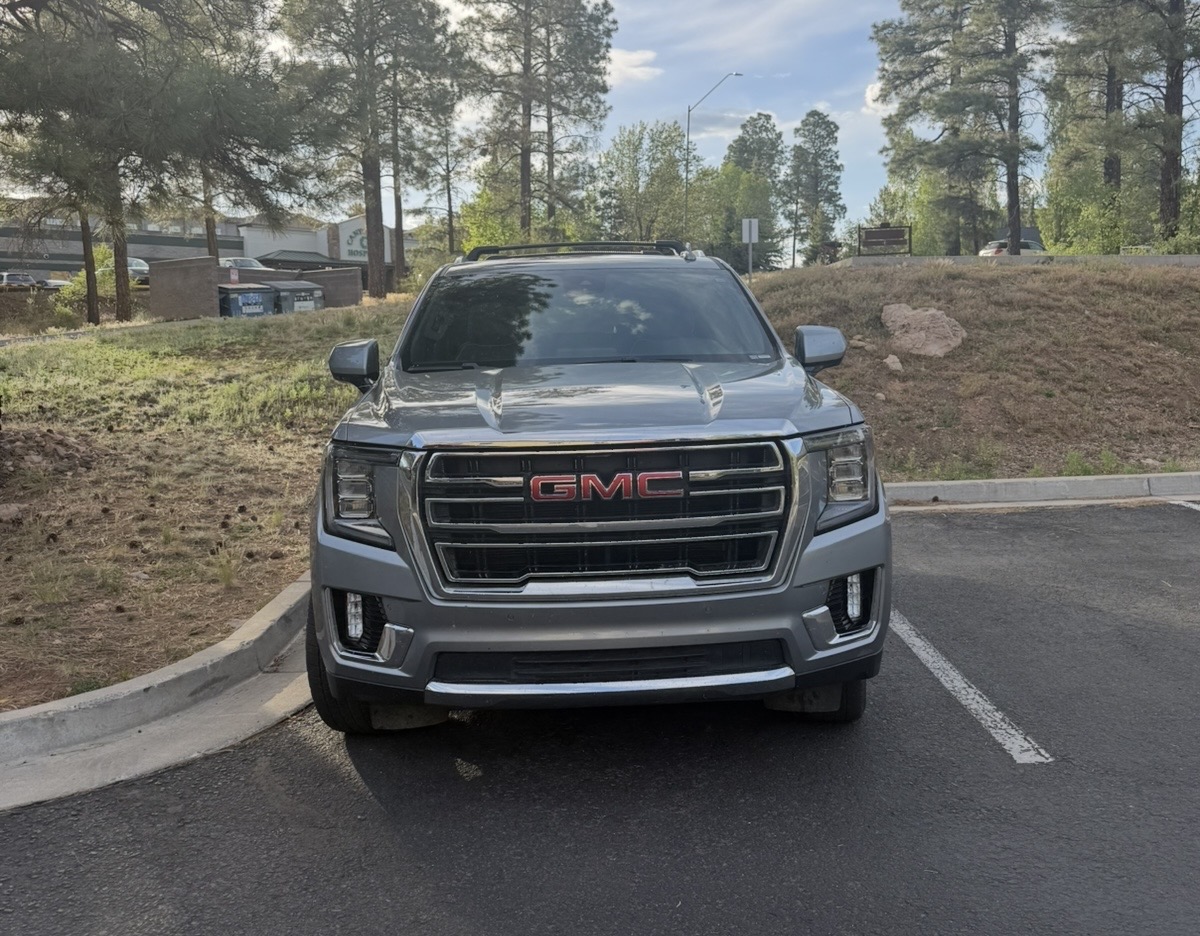 Used 2023 GMC Yukon SLT AWD/4WD image 4