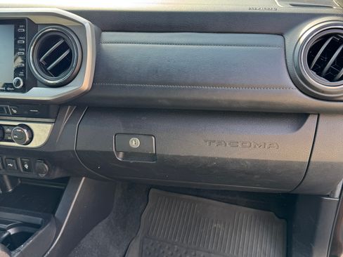 Used 2021 Toyota Tacoma Limited w/ Nightshade Package AWD/4WD image 10