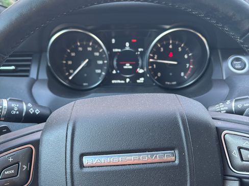 Used 2019 Land Rover Range Rover Evoque AWD/4WD image 3