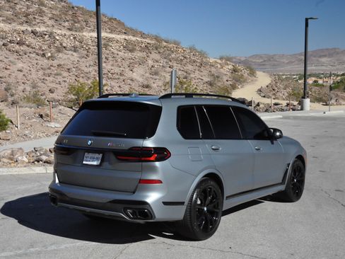 Used 2025 BMW X7 M60i w/ M Sport Professional Package image 9