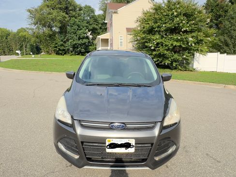 Used 2016 Ford Escape SE FWD image 1