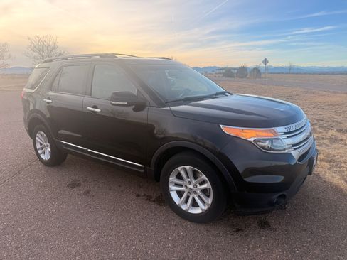 Used 2013 Ford Explorer XLT image 9