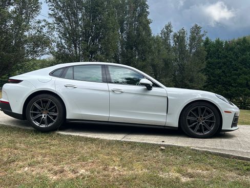 Used 2024 Porsche Panamera 4 AWD/4WD image 4