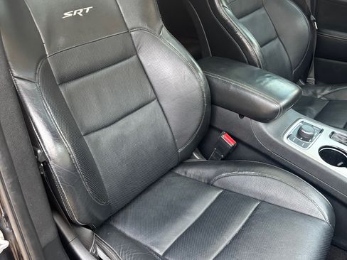 Used 2016 Jeep Grand Cherokee SRT image 17