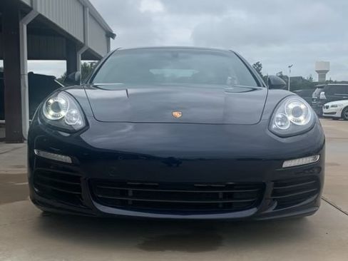Used 2016 Porsche Panamera S image 12