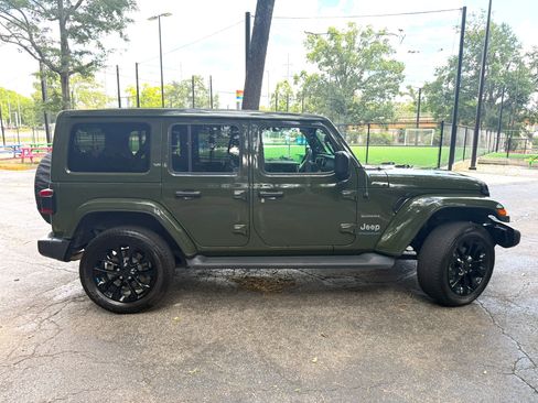 Used 2023 Jeep Wrangler Unlimited Sahara w/ Cold Weather Group AWD/4WD image 23