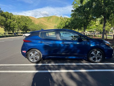 Used 2022 Nissan Leaf SV image 5