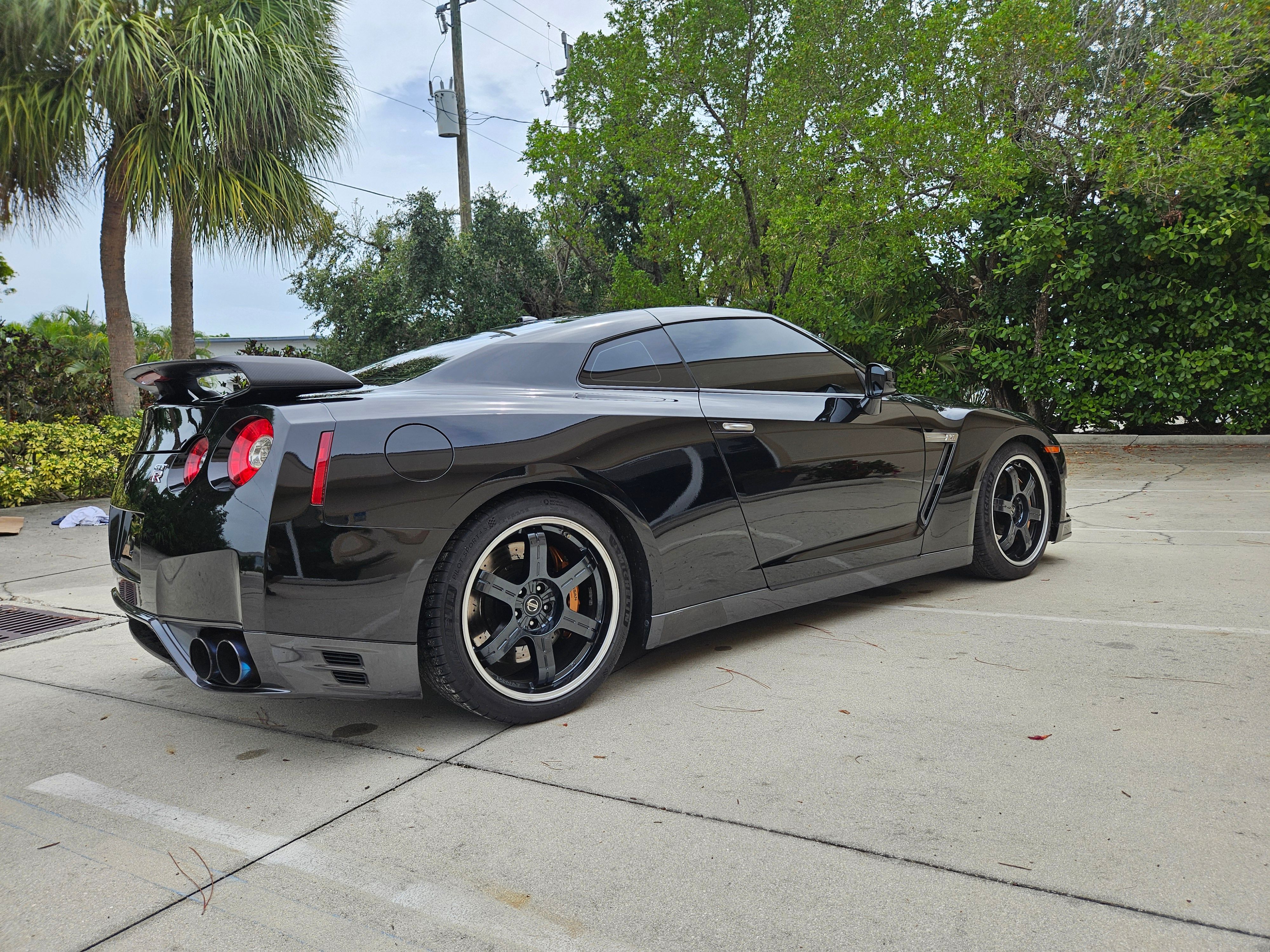 Used 2013 Nissan GT-R Black Edition AWD/4WD image 14