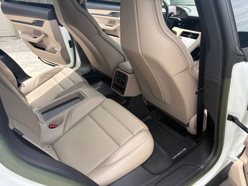 Used 2022 Porsche Taycan RWD image 15