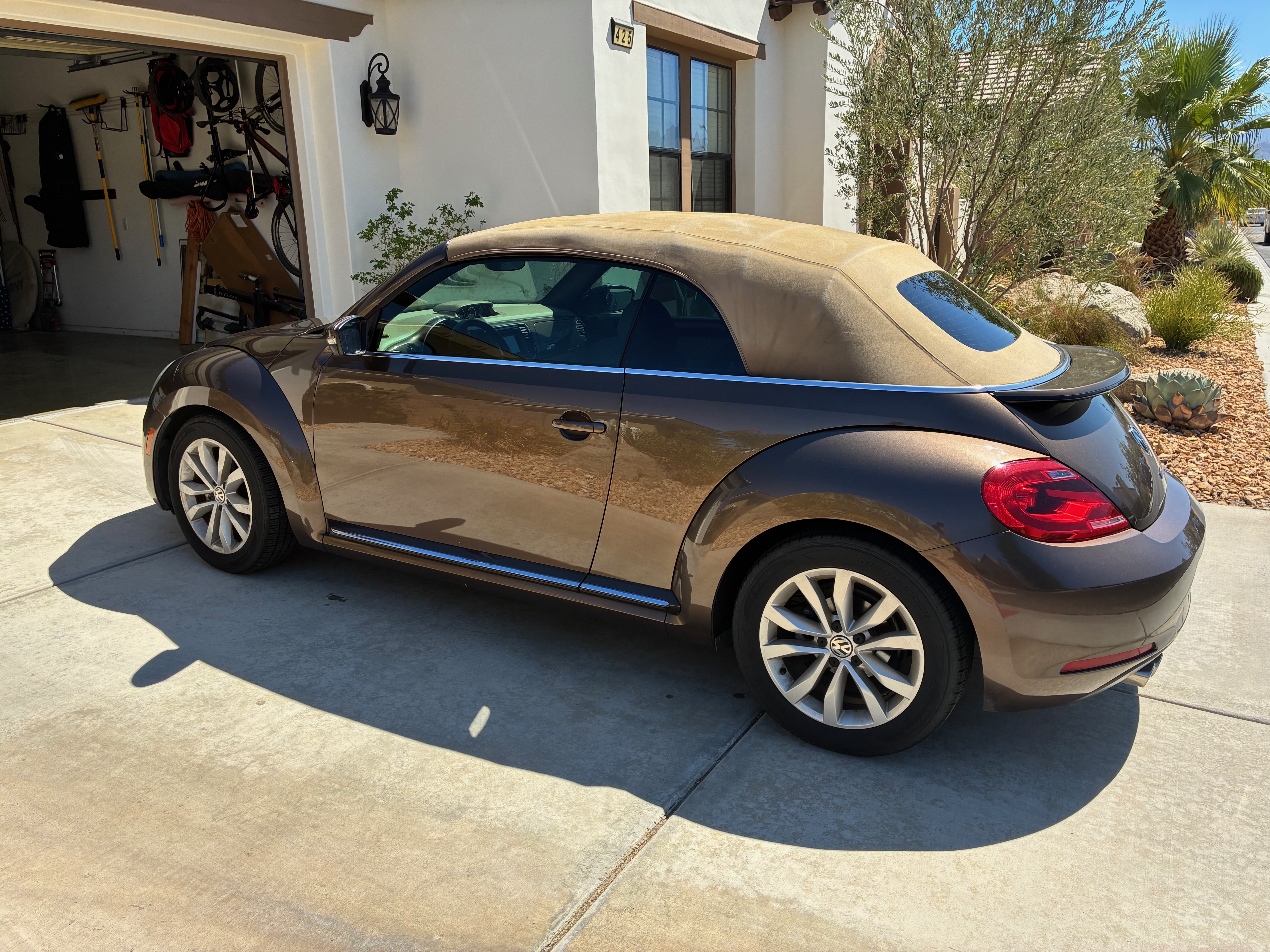 Used 2013 Volkswagen Beetle TDI FWD image 16