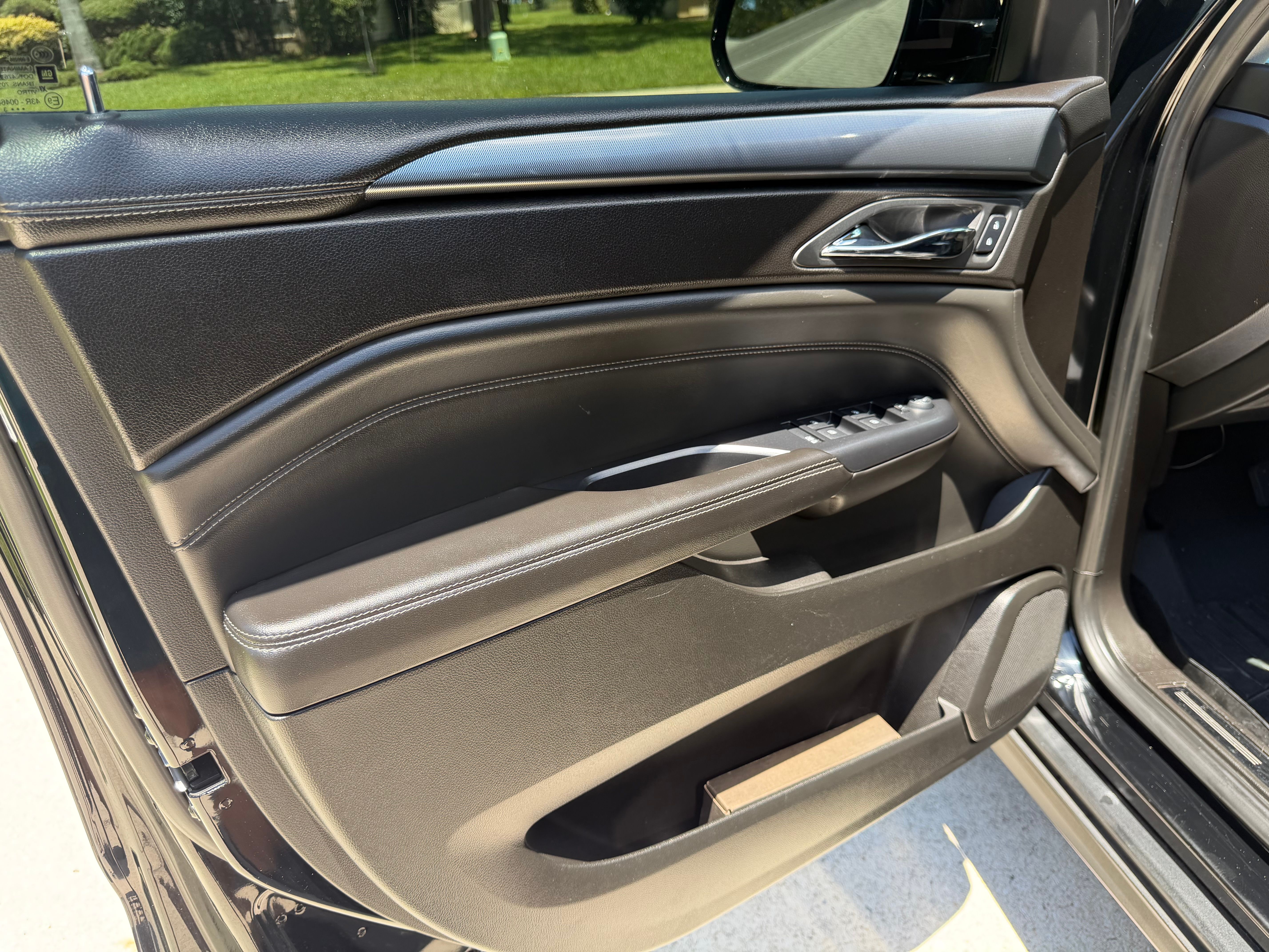 Used 2013 Cadillac SRX FWD image 16