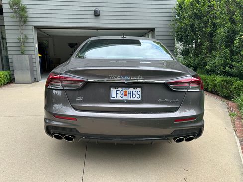 Used 2022 Maserati Quattroporte Modena Q4 AWD/4WD image 2