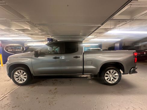 Used 2020 Chevrolet Silverado 1500 Custom w/ Custom Value Package RWD image 5