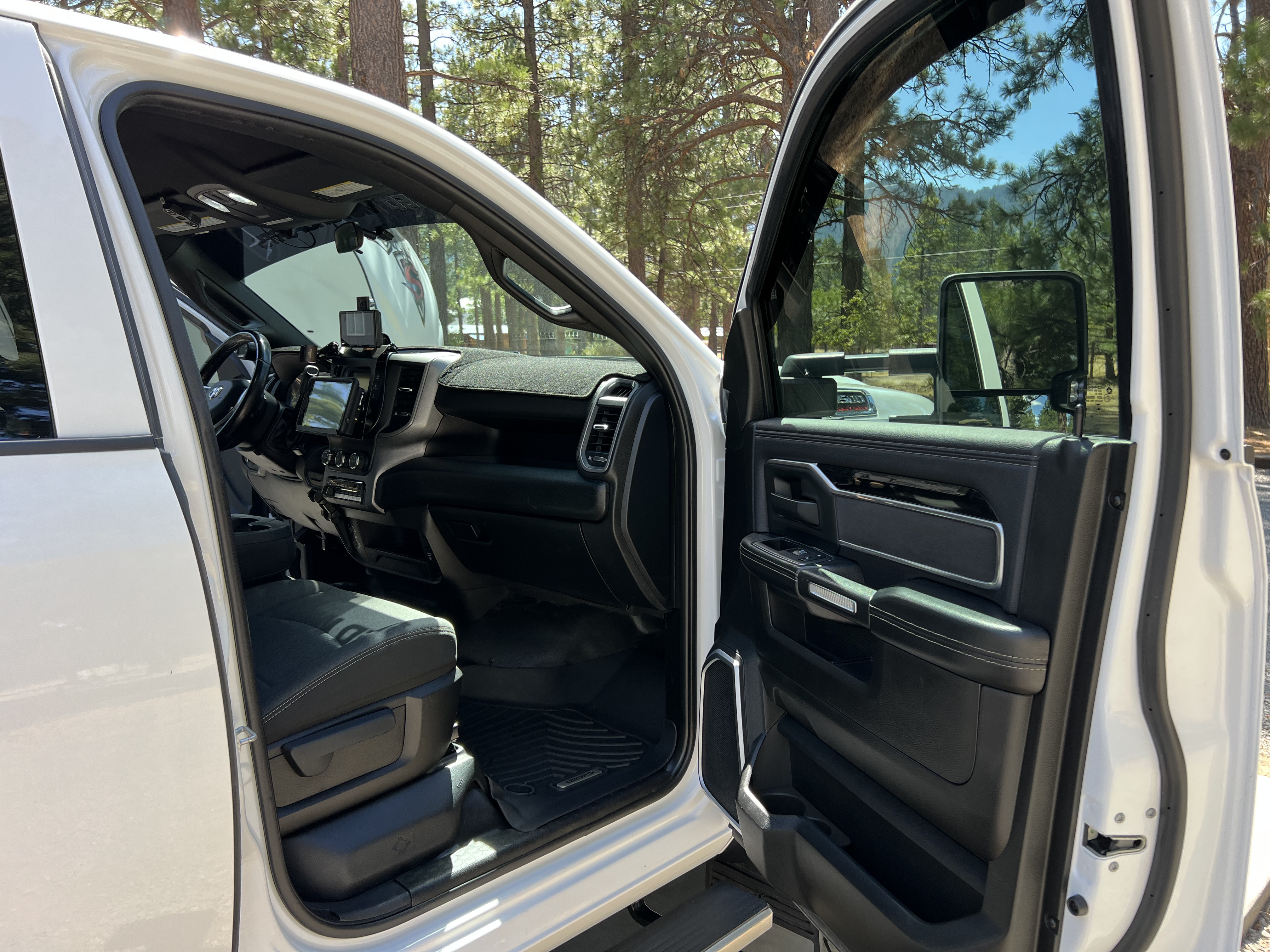 Used 2021 RAM 4500 Tradesman w/ Chrome Appearance Group AWD/4WD image 18