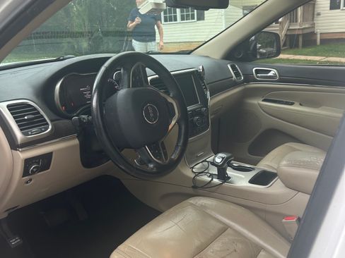 Used 2014 Jeep Grand Cherokee Limited RWD image 2