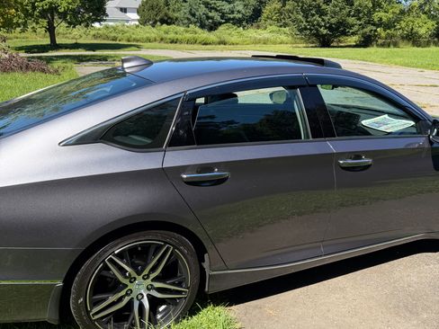 Used 2022 Honda Accord Touring image 9