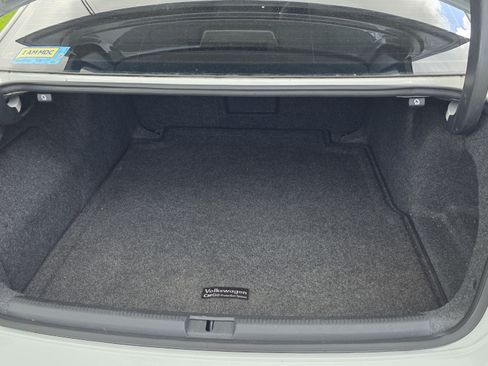 Used 2013 Volkswagen Passat 3.6 SEL Premium image 12