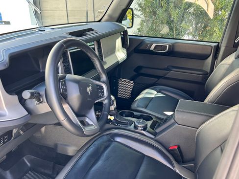 Used 2025 Ford Bronco Outer Banks image 12