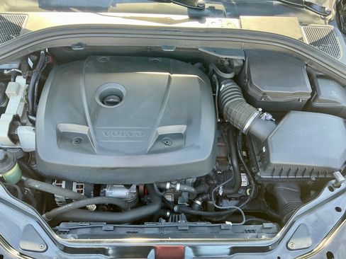 Used 2016 Volvo XC60 T6 R-Design Platinum w/ Climate Package image 32