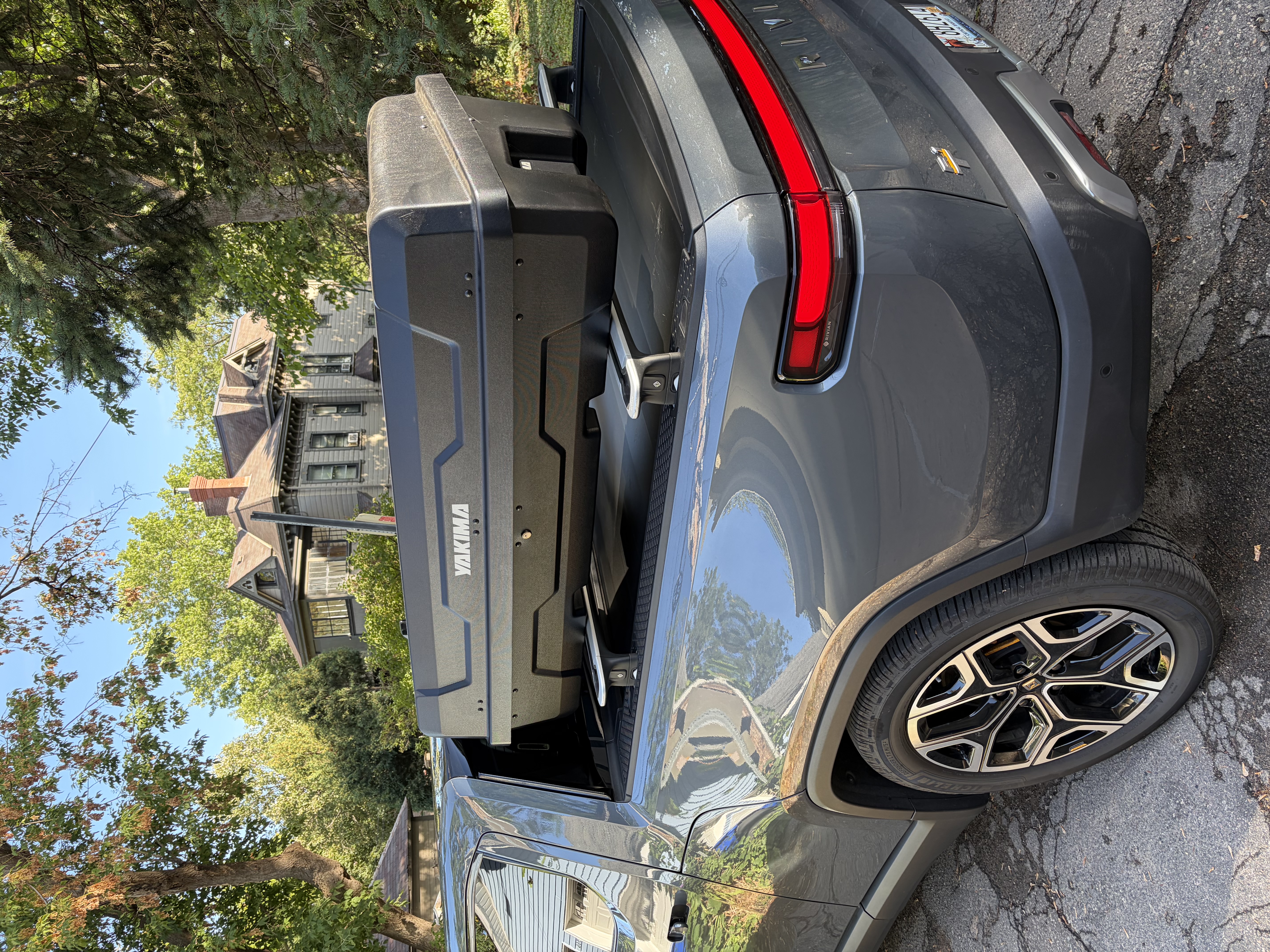 Used 2022 Rivian R1T Adventure AWD/4WD image 9