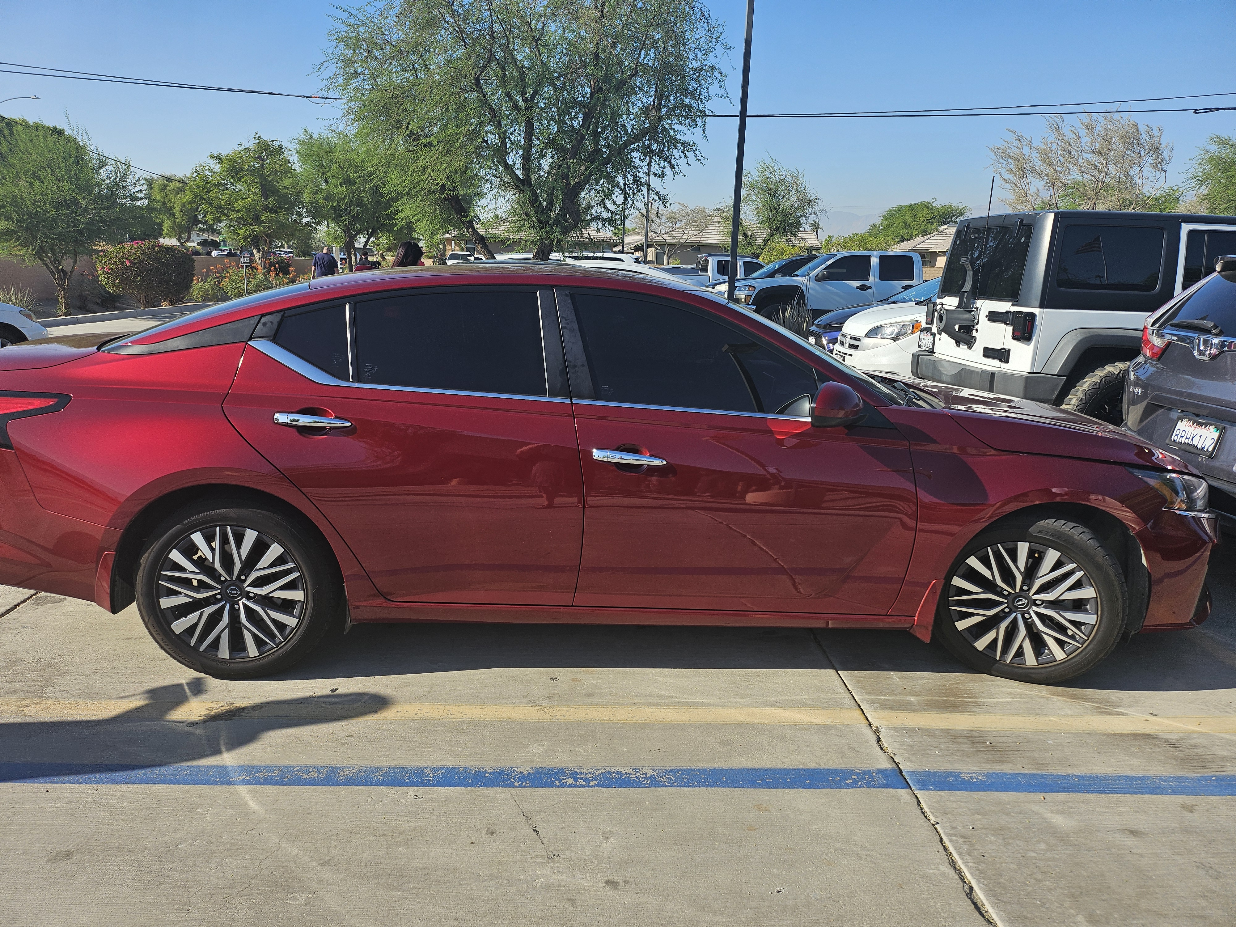 Used 2023 Nissan Altima 2.5 SV FWD image 1