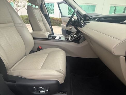 Used 2019 Land Rover Range Rover Velar S image 6