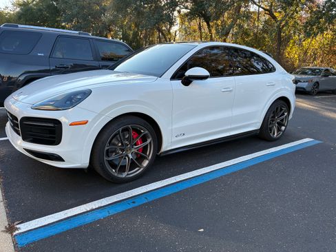 Used 2021 Porsche Cayenne GTS image 1