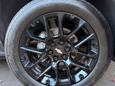 Used 2023 Chevrolet Tahoe LT w/ Luxury Package image 4