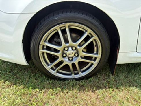 Used 2010 Scion tC FWD image 12