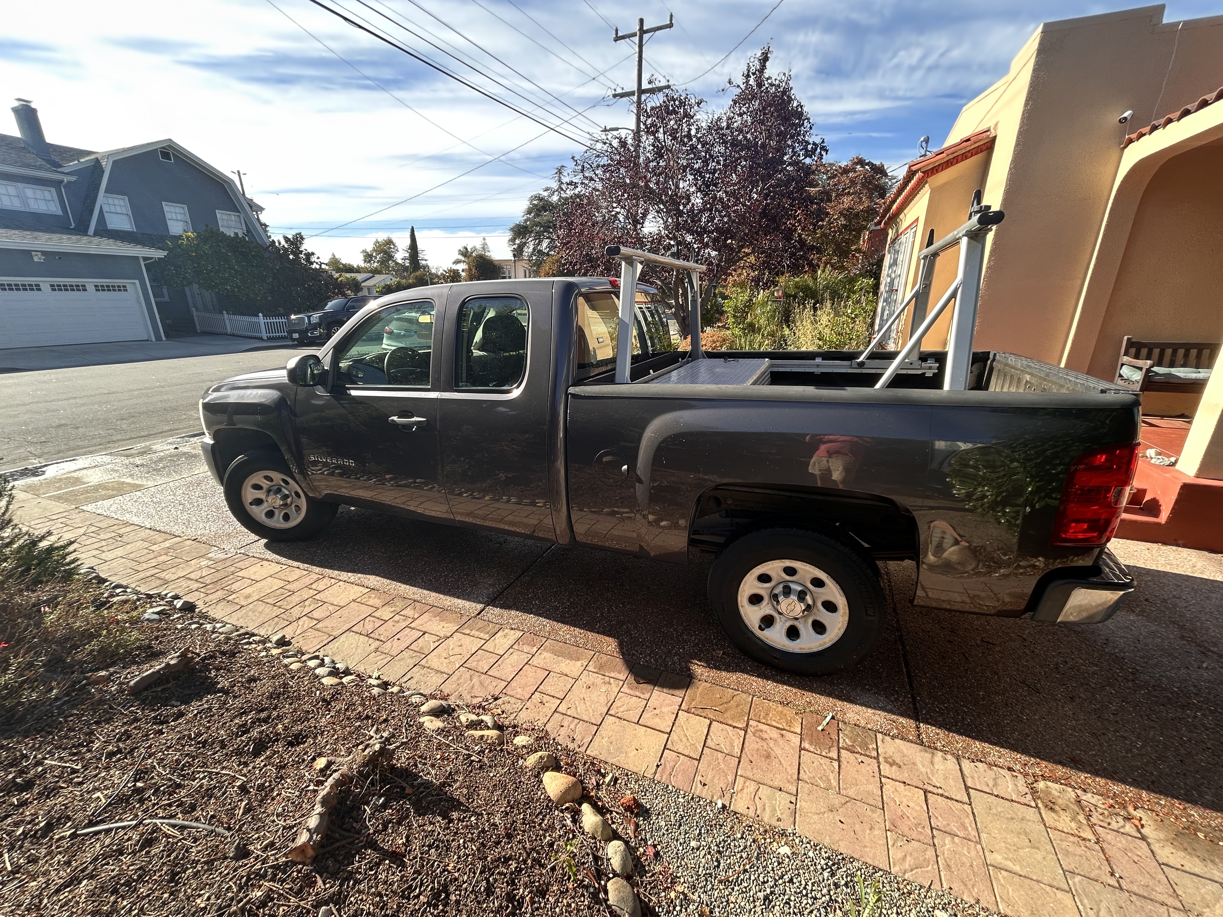 Used 2011 Chevrolet Silverado 1500 W/T RWD image 4