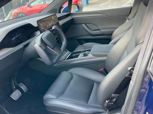 Used 2022 Tesla Model X image 8
