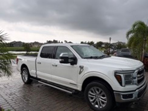Used 2025 Ford F150 Lariat w/ Equipment Group 501A Mid AWD/4WD image 6