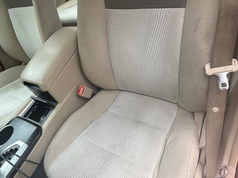Used 2012 Toyota Camry LE FWD image 8