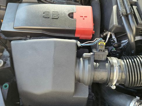 Used 2017 Jaguar F-PACE S image 14