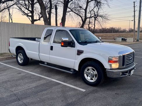 Used 2010 Ford F250 XLT image 8