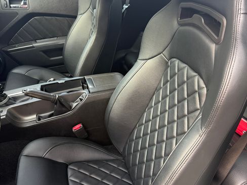 Used 2011 Ford Mustang GT Premium w/ Brembo Brake Pkg image 10