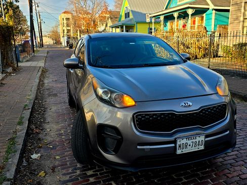 Used 2018 Kia Sportage LX image 10