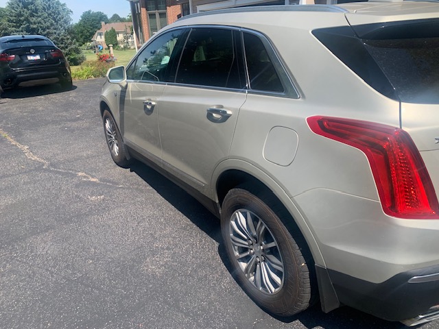 Used 2017 Cadillac XT5 Luxury w/ Driver Awareness Package FWD image 5