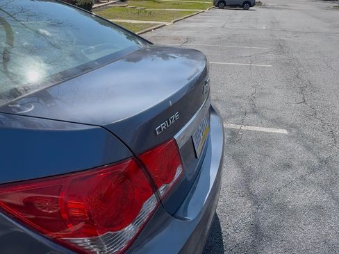 Used 2013 Chevrolet Cruze LS FWD image 4