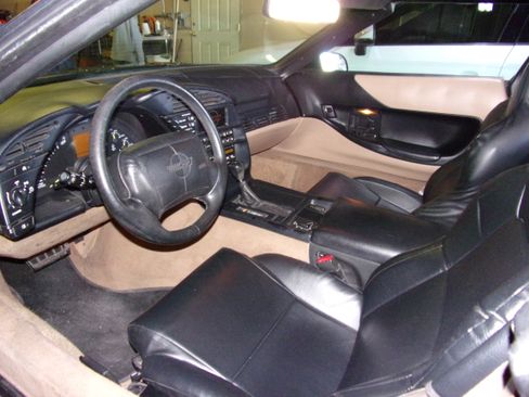 Used 1995 Chevrolet Corvette Coupe image 8