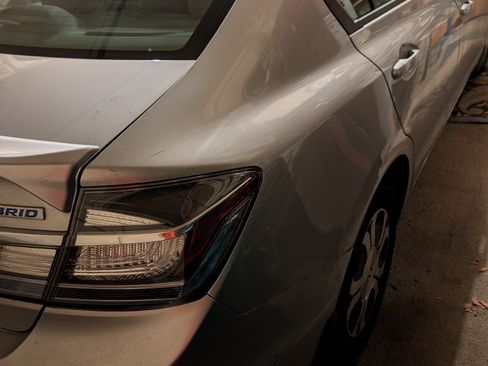 Used 2013 Honda Civic Hybrid Sedan 4D image 3